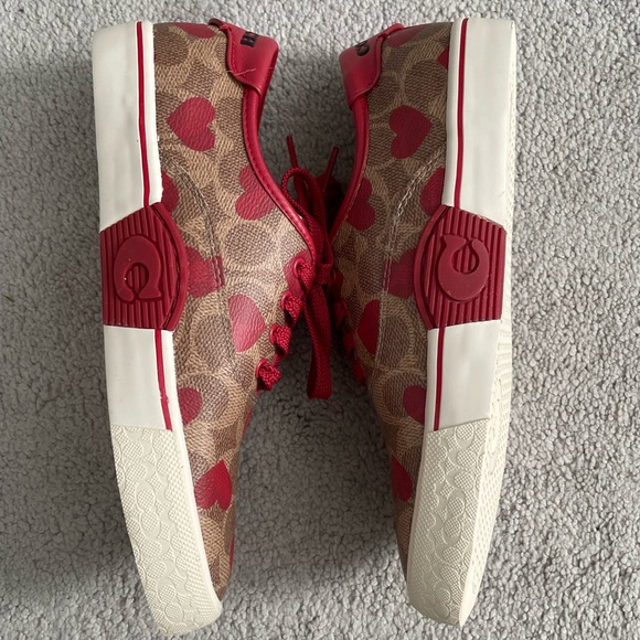 Coach Citysole Skate Sneaker With Heart Print in size 6.5 US - Picture 5 of 16